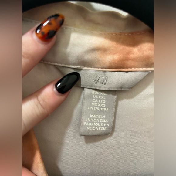 H&M Tie Dye Short Sleeve Blouse - Picture 3 of 3